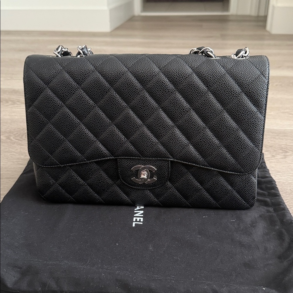 Chanel Pebbled Leather Jumbo Classic Bag - Picture 2 of 12